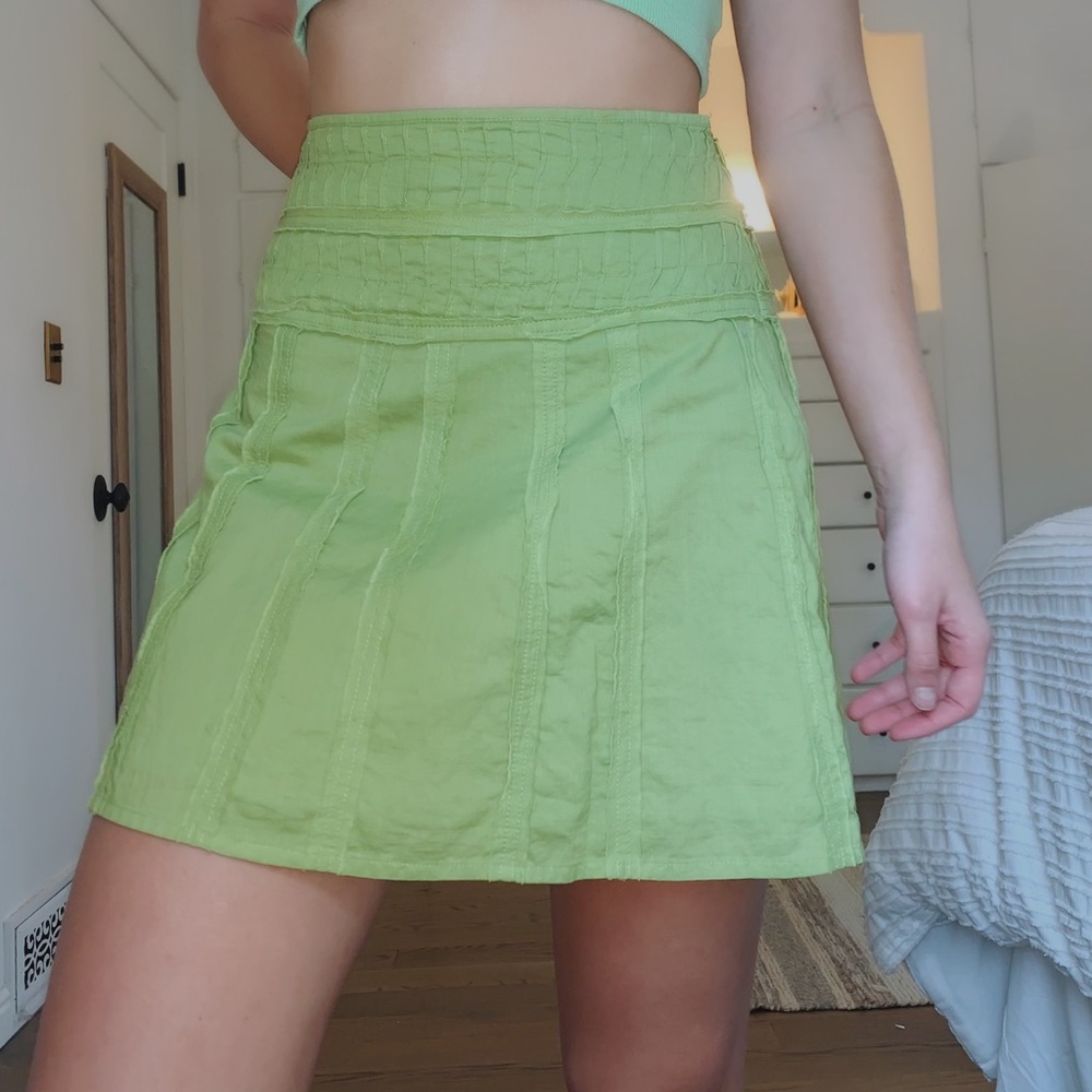 GREEN SKIRT